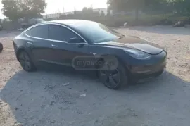 Tesla, Model 3