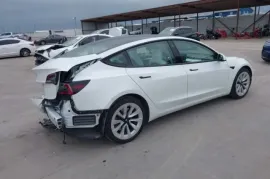 Tesla, Model 3