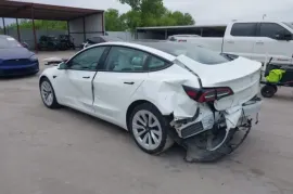 Tesla, Model 3