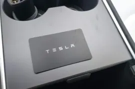 Tesla, Model 3
