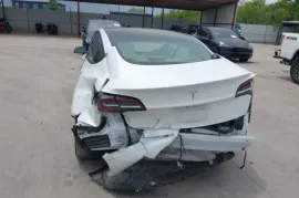 Tesla, Model 3