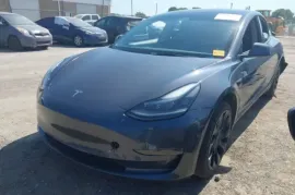 Tesla, Model 3