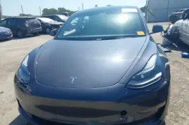 Tesla, Model 3