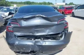 Tesla, Model 3
