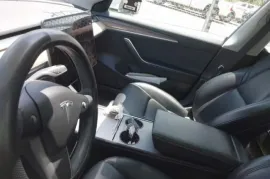 Tesla, Model 3
