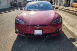 Tesla, Model S