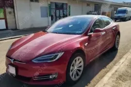 Tesla, Model S