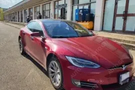 Tesla, Model S