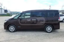 Nissan, Serena