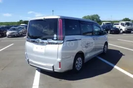 Toyota, Noah