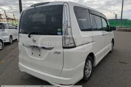 Nissan, Serena