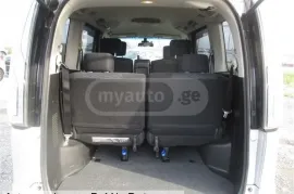 Nissan, Serena