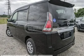 Nissan, Serena