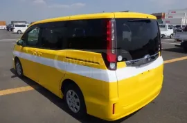 Toyota, Noah