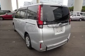 Toyota, Noah