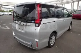 Toyota, Noah