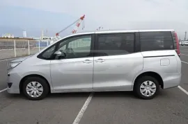 Toyota, Noah