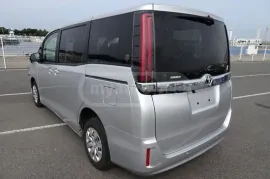 Toyota, Noah