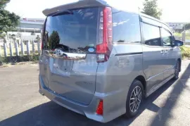 Toyota, Noah