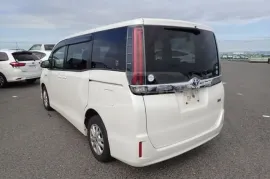 Toyota, Noah