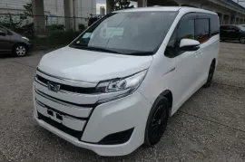 Toyota, Noah