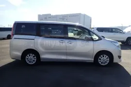 Toyota, Noah