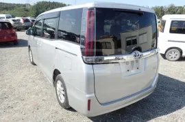 Toyota, Noah