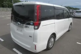 Toyota, Noah