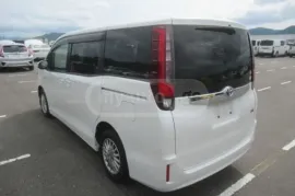 Toyota, Noah