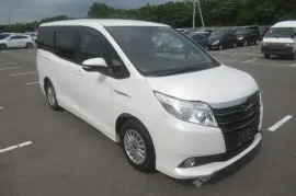 Toyota, Noah