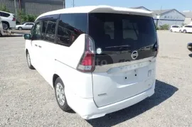 Nissan, Serena