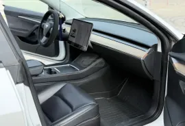 Tesla, Model 3