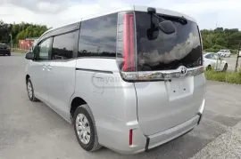 Toyota, Noah