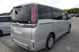 Toyota, Noah