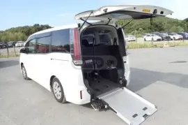Toyota, Noah
