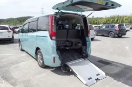Toyota, Esquire