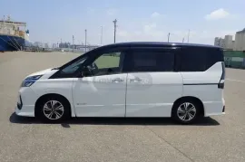 Nissan, Serena