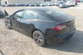 Tesla, Model 3