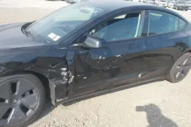Tesla, Model 3