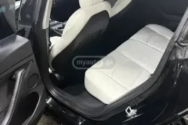 Tesla, Model 3
