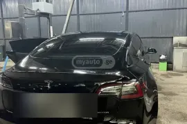 Tesla, Model 3