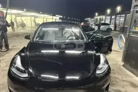 Tesla, Model 3