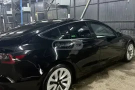 Tesla, Model 3
