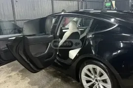 Tesla, Model 3