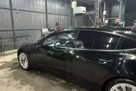 Tesla, Model 3