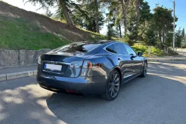 Tesla, Model S