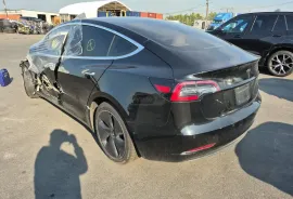 Tesla, Model 3