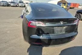 Tesla, Model 3