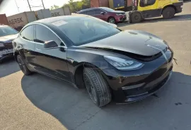 Tesla, Model 3