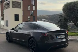 Tesla, Model 3